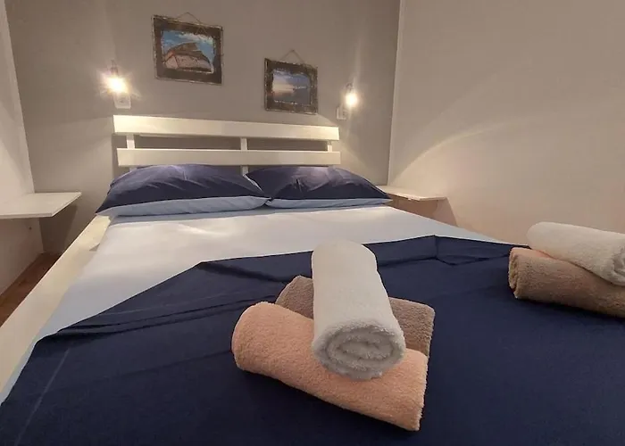 Сasa de vacaciones Stone House With Whirlpool *