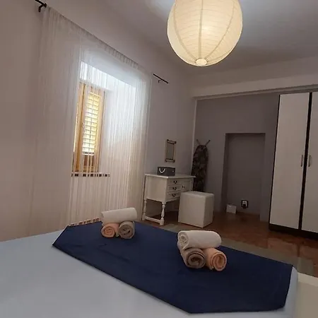 Stone House With Whirlpool Vikendica *